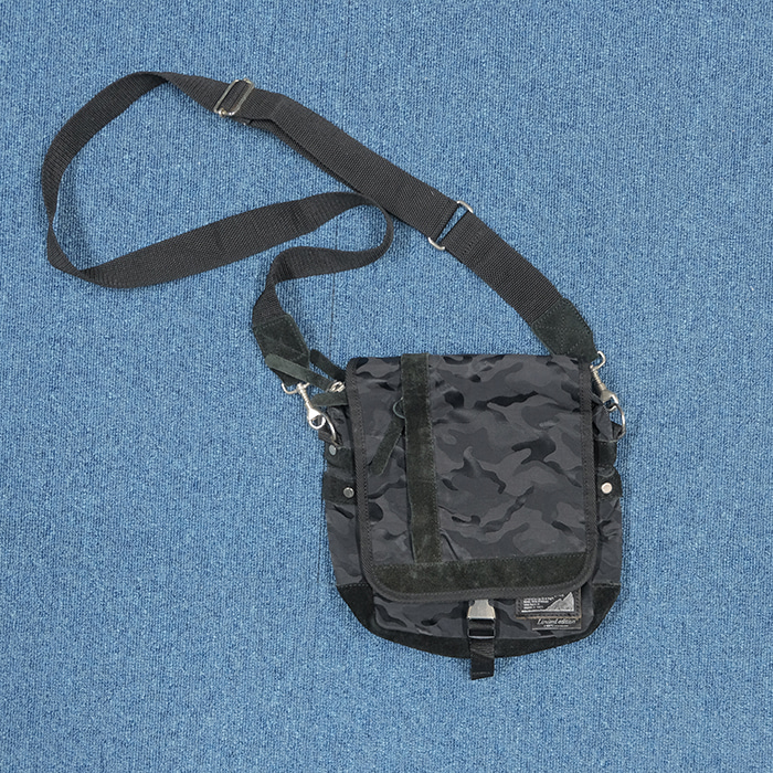 마스터피스 / Made in japan  Mspc Limited edition camo cross bag
